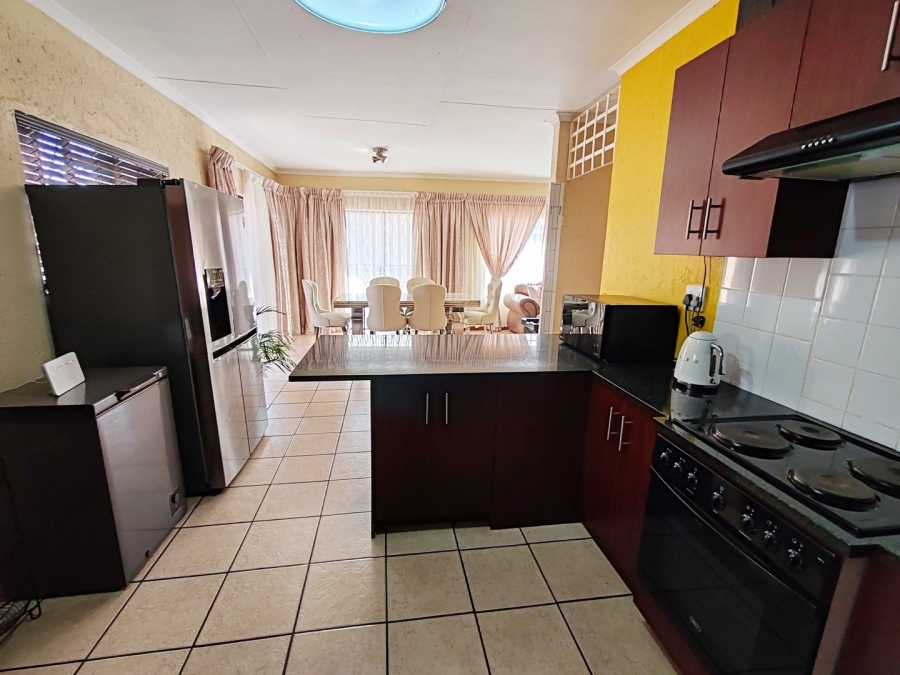 2 Bedroom Property for Sale in Potchefstroom North West